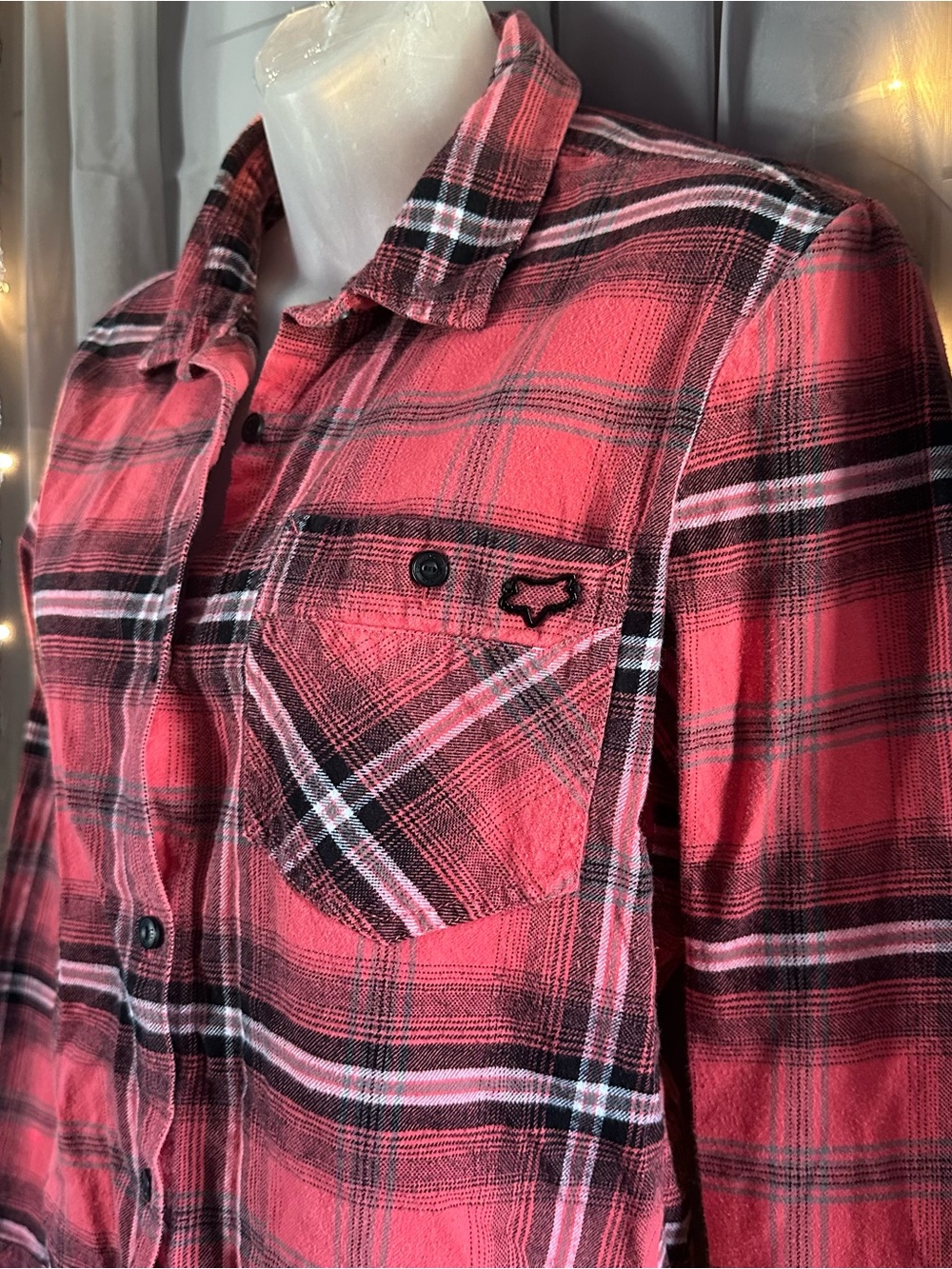 Women’s fox racing faded red and black plaid flannel size small